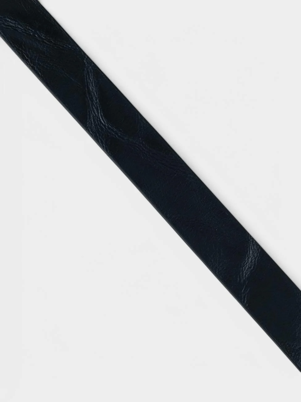 Distressed Target Buckle Belt (Leather) - Black - Image 3